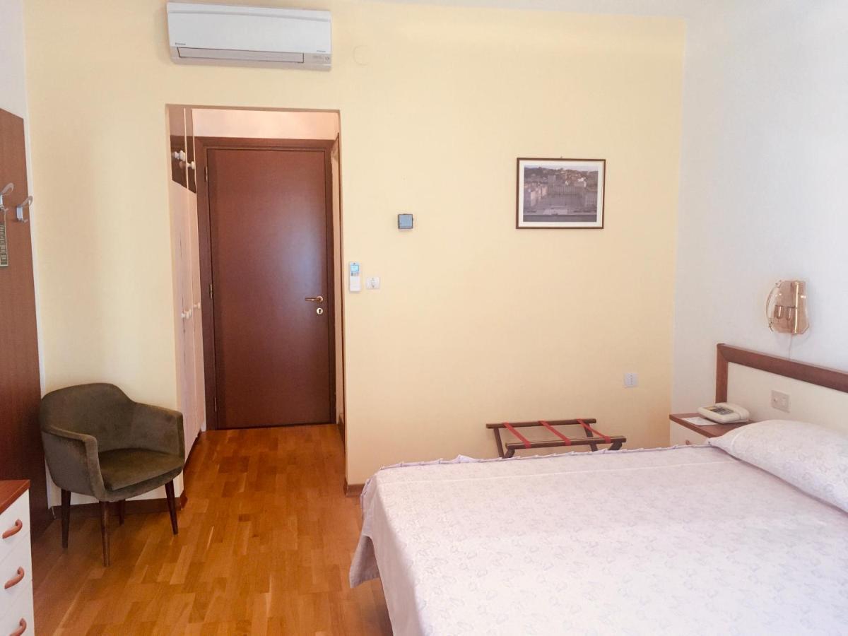 Hotel Milano Градо Екстер'єр фото
