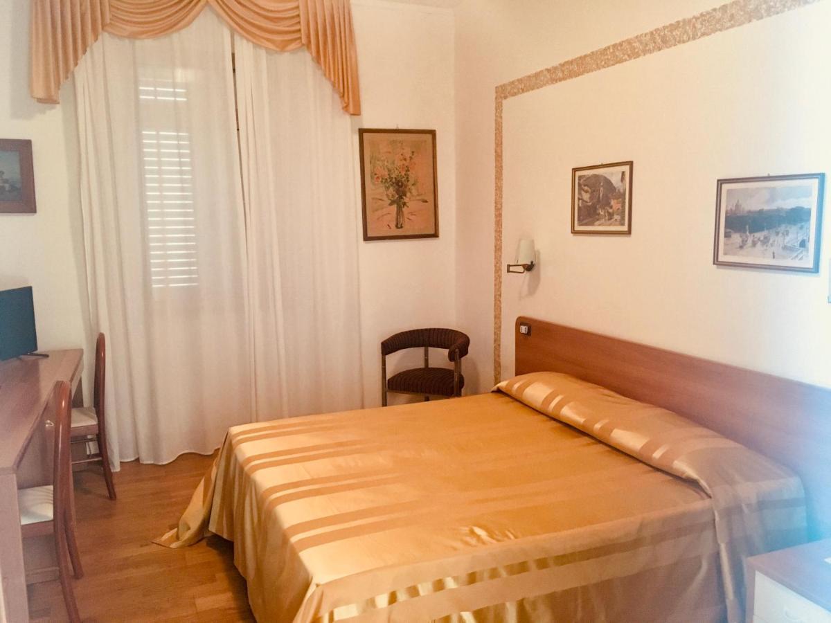 Hotel Milano Градо Екстер'єр фото