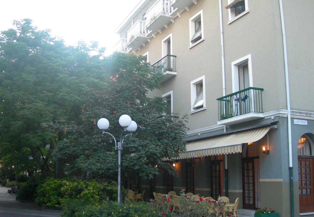Hotel Milano Градо Екстер'єр фото